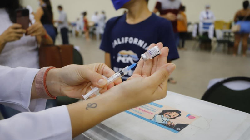 Vacinação do público entre 5 e 11 anos tem início no Ceará