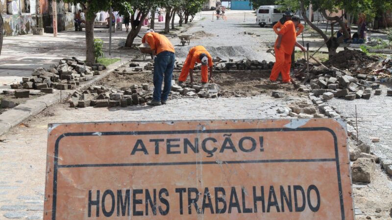 Prefeitura de Fortaleza revitaliza duas ruas no bairro Praia de Iracema