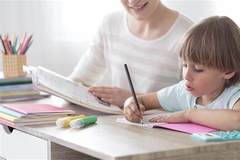 ‘Homeschooling’: Câmara aprova texto-base de projeto sobre educação domiciliar