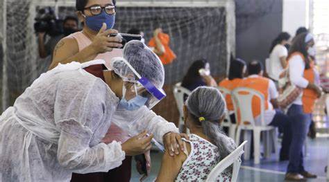 Com quase 6 milhões de doses aplicadas, Fortaleza atualiza estratégias da campanha de vacinação contra a Covid-19