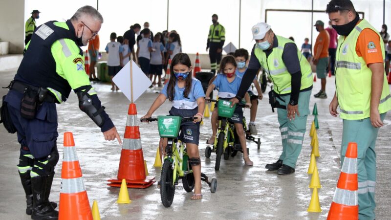 Projeto leva educação para o trânsito a escolas públicas