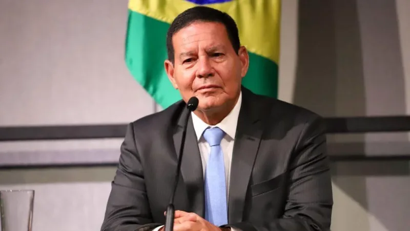 Hamilton Mourão vem a Fortaleza em meio a críticas contra o presidente do TSE; entenda