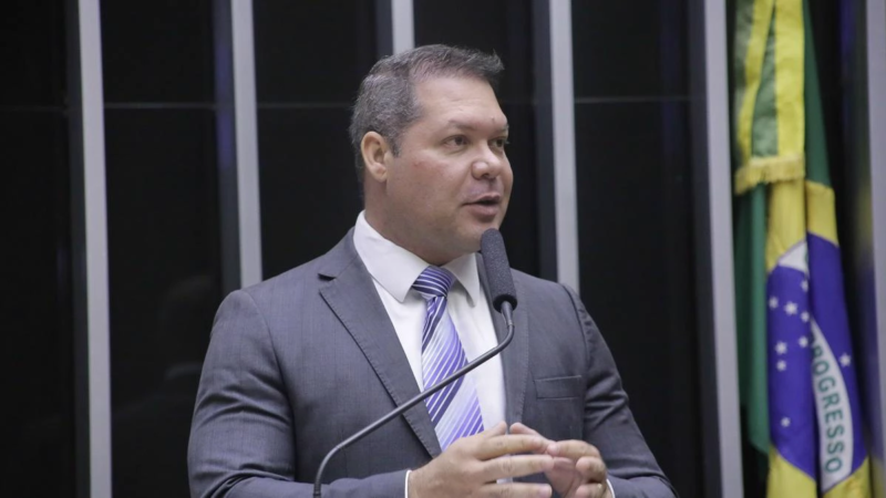 Deputado diz que gastou R$ 2,6 milhões na campanha, mas comprovantes não estão disponíveis