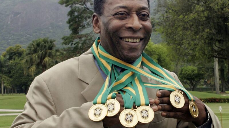 Pelé é homenageado pela Nasa com galáxia verde-amarela; veja imagem