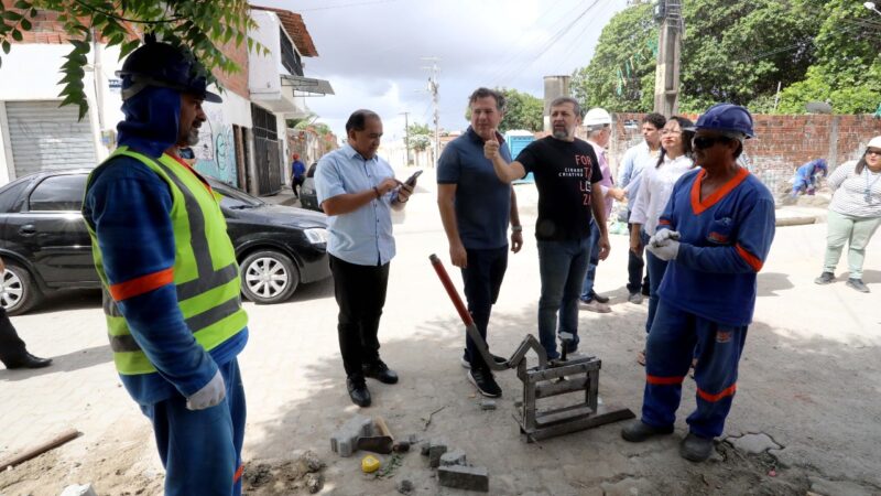 Prefeito em exercício visita obras de urbanização e de Areninha no Aracapé