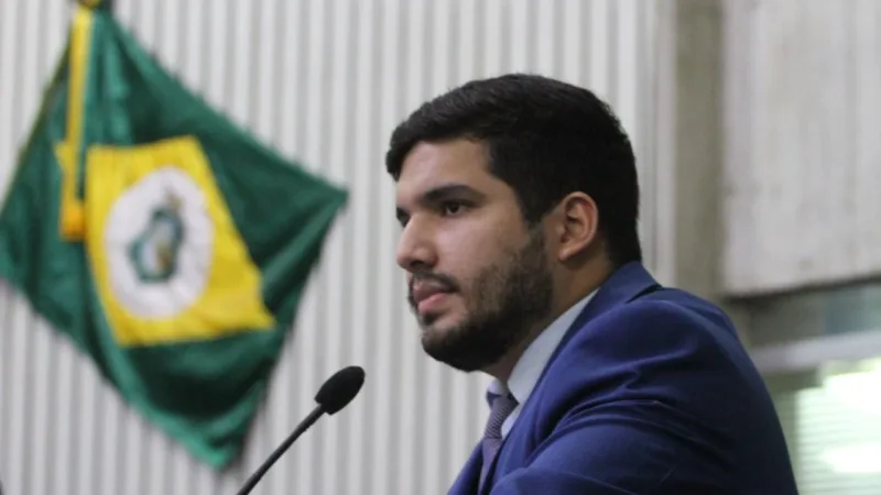 MPF pede abertura de inquérito contra André Fernandes por incitação a atos antidemocráticos