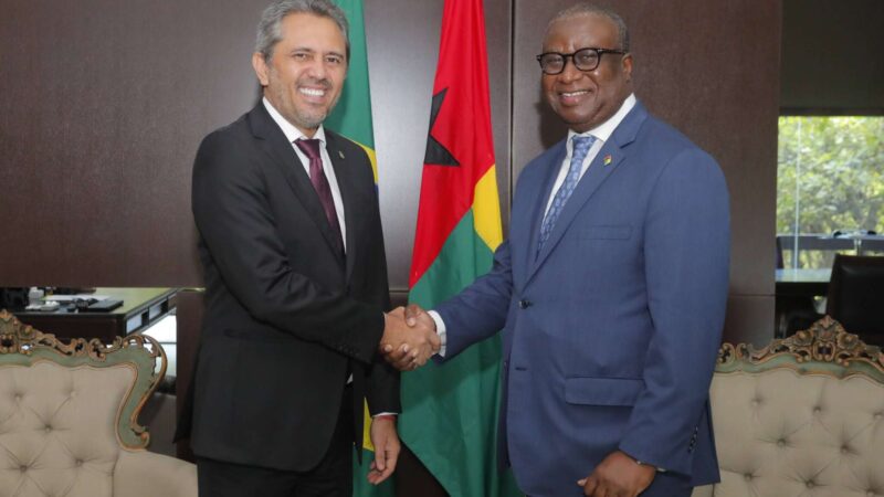 Governador Elmano de Freitas recebe visita de embaixador da Guiné-Bissau e reforça conexão com o continente africano