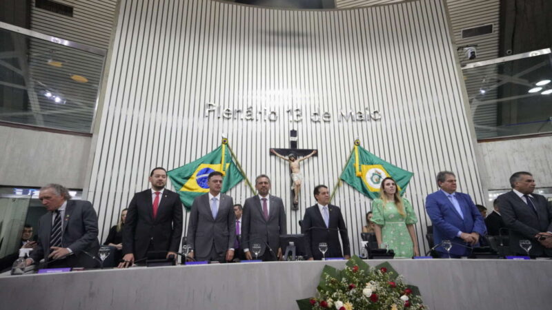 Governador Elmano de Freitas faz balanço e destaca prioridades da gestão na Assembleia Legislativa