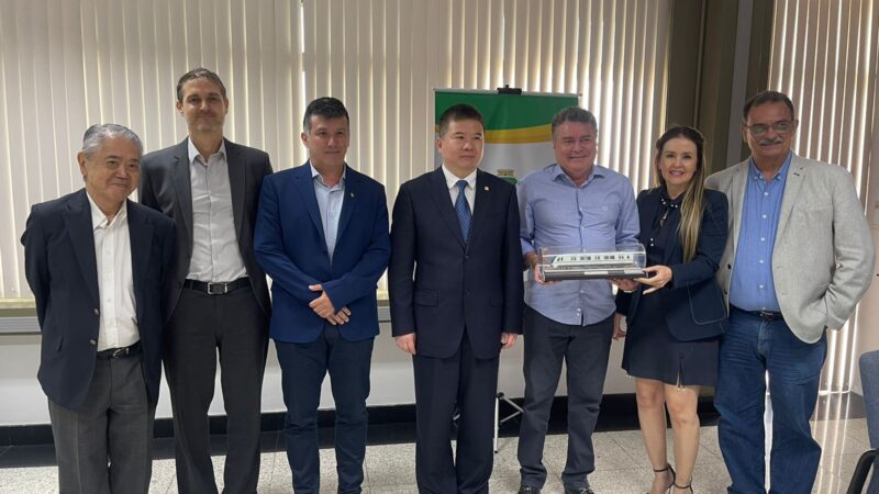 Seinfra recebe empresa chinesa fabricante dos trens do VLT Ramal Aeroporto