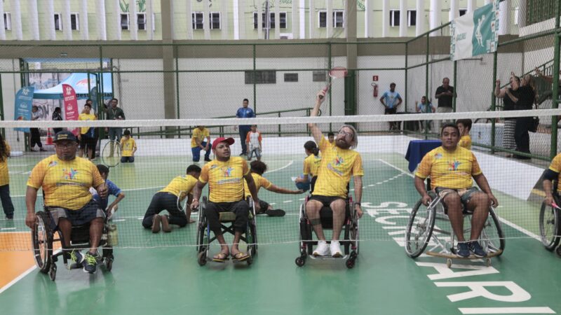 Paratletas lotam ginásio Aécio de Borba durante a realização do Festival Esporte sem Limites