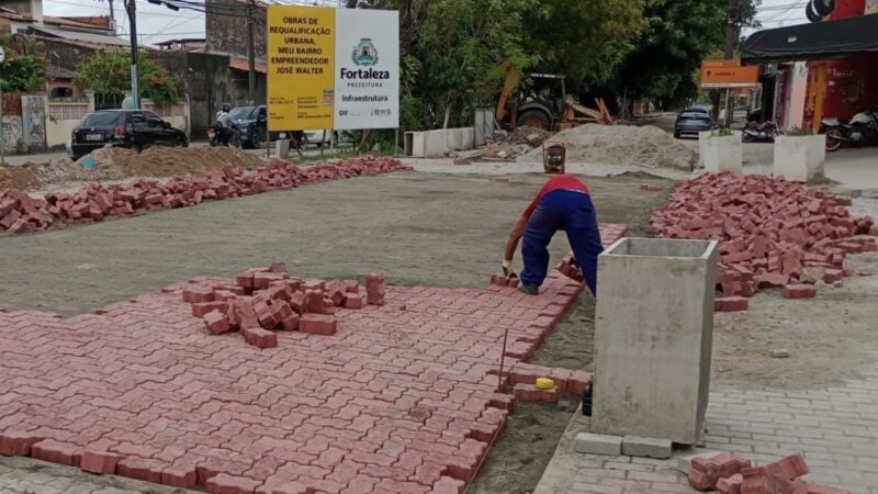 Trecho da Avenida D, no José Walter, é interditado para continuidade das obras de urbanização que acontecem no bairro