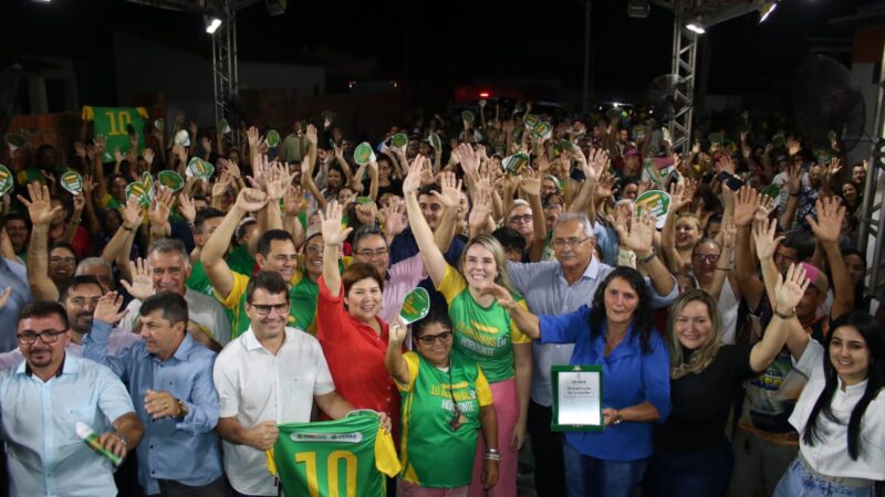 Governo do Ceará entrega areninha nº 303, em Horizonte