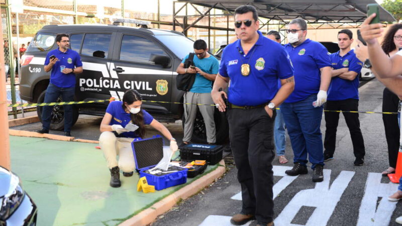 Pefoce realiza simulação de local de crime durante exposição