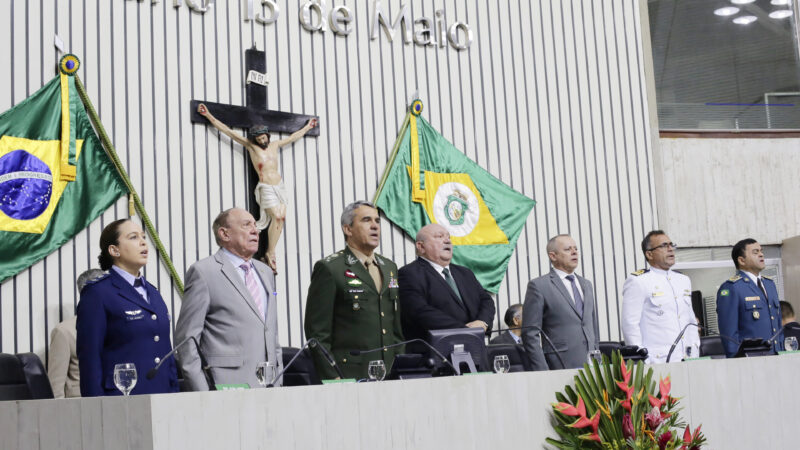 Contribuição dos soldados ao País é ressaltada em solenidade na Alece