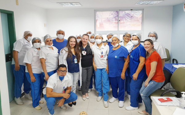 Treinamento de Suporte Básico de Vida é oferecido a auxiliares de serviços gerais no Helv