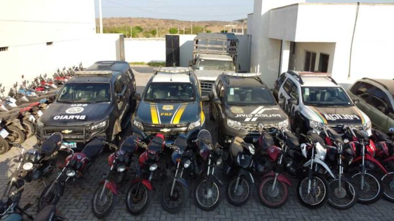 PMCE e PRF apreendem 13 motocicletas com adulteração e/ou queixa de roubo em Jaguaretama