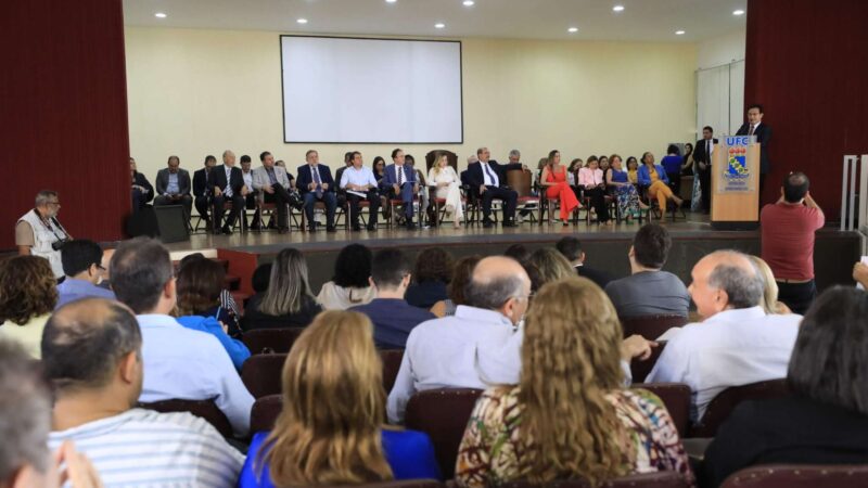 Governadora em exercício Jade Romero participa de reunião do CNE junto ao ministro Camilo Santana, em Fortaleza