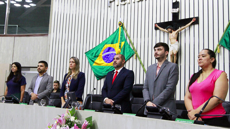 Sessão solene celebra contribuição dos jovens brasileiros e cearenses