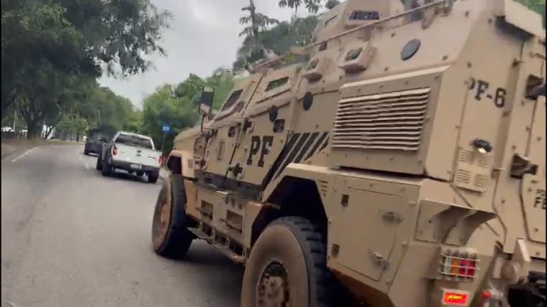 PF deflagra operação contra milícia no Rio de Janeiro