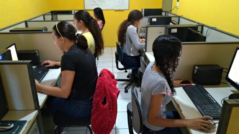 Instituto Centec e Secitece ofertam 1.113 vagas em cursos profissionalizantes presenciais e online de curta duração