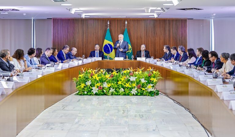 Lula instala Comissão Nacional do G20