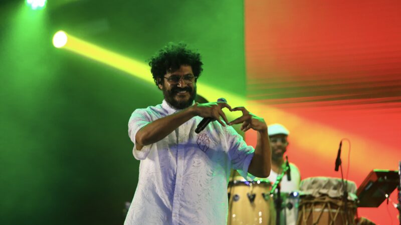 Criolo e Solange Almeida esquentam segunda-feira de Carnaval no Aterrinho