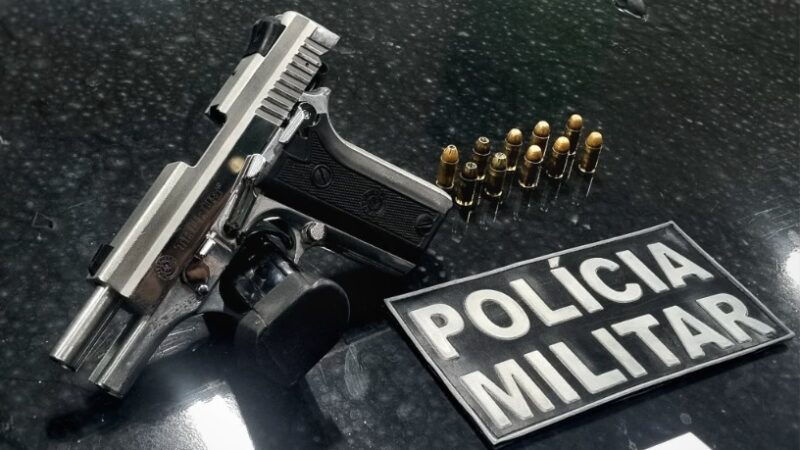 PMCE prende em flagrante suspeito de corrupção ativa em posse de arma de fogo no Vicente Pinzón, em Fortaleza