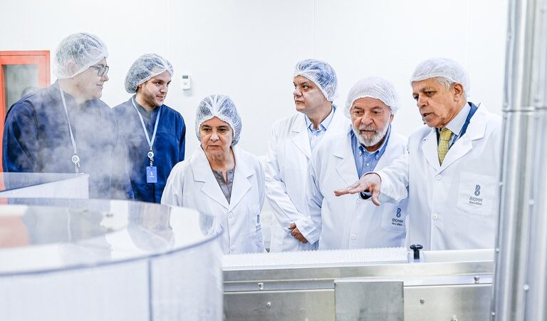 Presidente Lula acompanha retomada da produção de insulina no Brasil