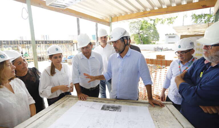 Governador Elmano de Freitas visita duas escolas em obras que, juntas, atenderão mais de 800 alunos