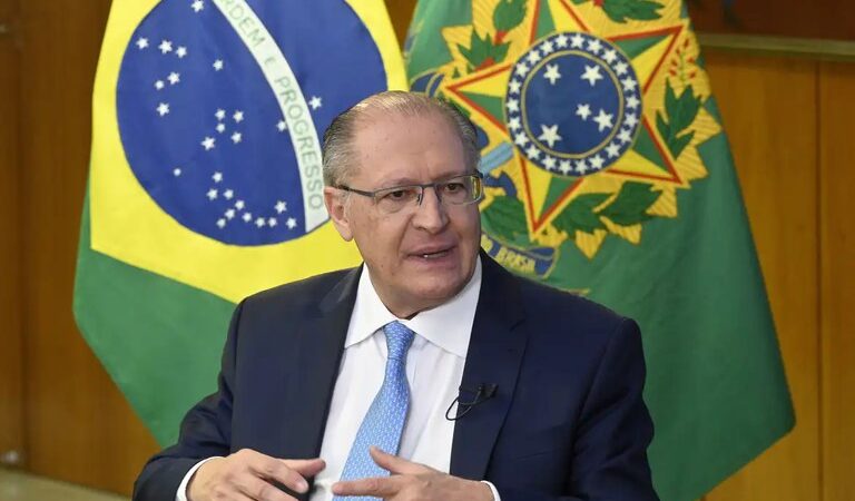 Alckmin lidera comitiva de ministros em viagem a Arábia Saudita e China