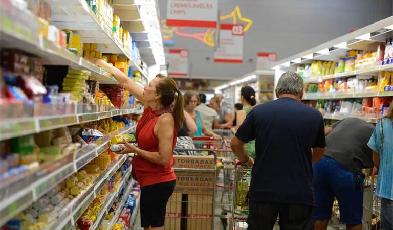 Reforma Tributária reduz a tributação sobre a cesta básica