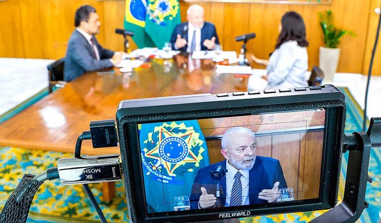 Lula afirma que política de valorização do salário mínimo é intocável