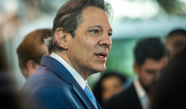 Compensada a desoneração da folha, déficit zero sai este ano, sinaliza Haddad