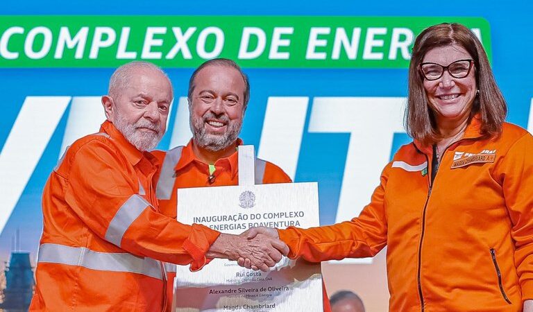 ‘Petrobras é mais do que indústria de óleo e de petróleo. É de energia’, diz Lula