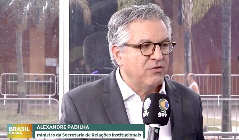 Resultado da cultura de ódio e intolerância estimulada pela extrema direita, diz Padilha sobre bomba no STF