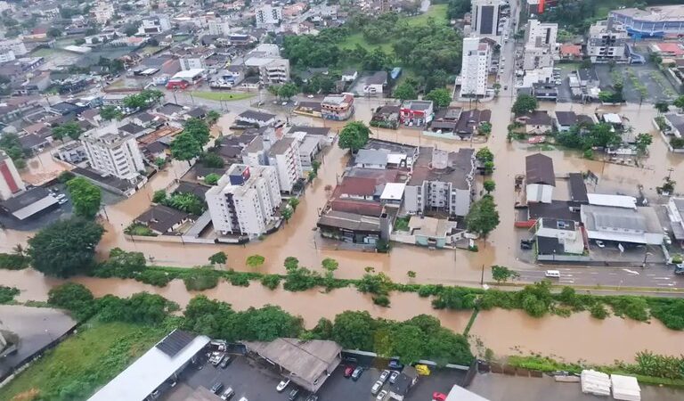 Defesa Civil alerta para chuvas fortes em SC. Ministério da Saúde monitora e orienta