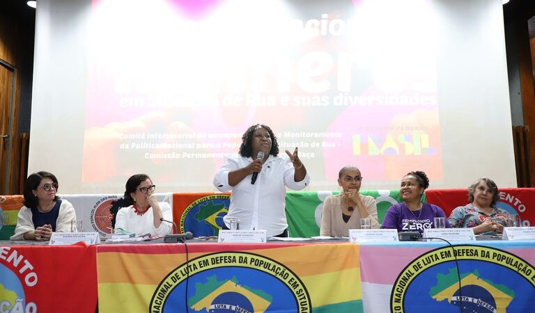 Macaé Evaristo destaca urgência de políticas públicas para mulheres em situação de rua