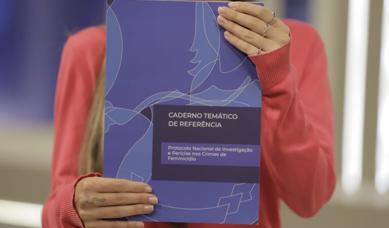 Justiça e Mulheres lançam protocolo atualizado para investigação de feminicídios