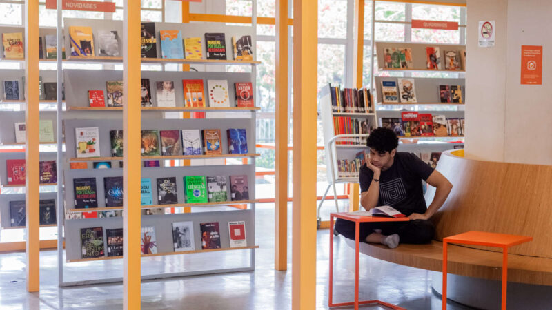 Bece faz 158 anos e realiza seminário sobre bibliotecas e leitores em formação