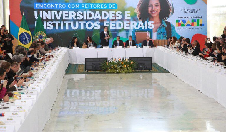 Em encontro com reitores, MEC anuncia recursos para universidades e institutos federais