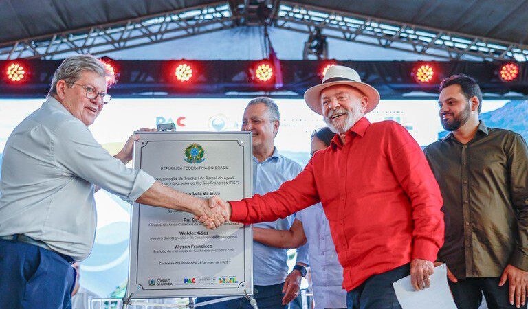 Lula entrega 1º Trecho do Ramal do Apodi: “Água para o meu povo do sertão”