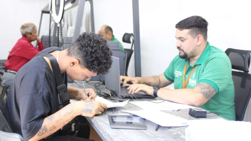 Caminhão do Cidadão leva serviços gratuitos a bairros de Fortaleza e cidades do Interior