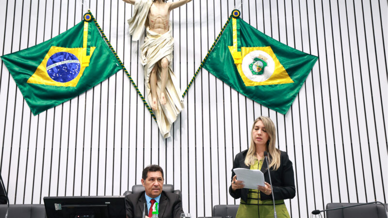 Alece dá início à tramitação de 26 projetos de parlamentares nesta terça