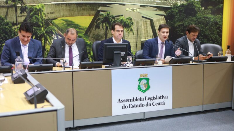 CCJR aprova 23 proposições durante reunião ordinária
