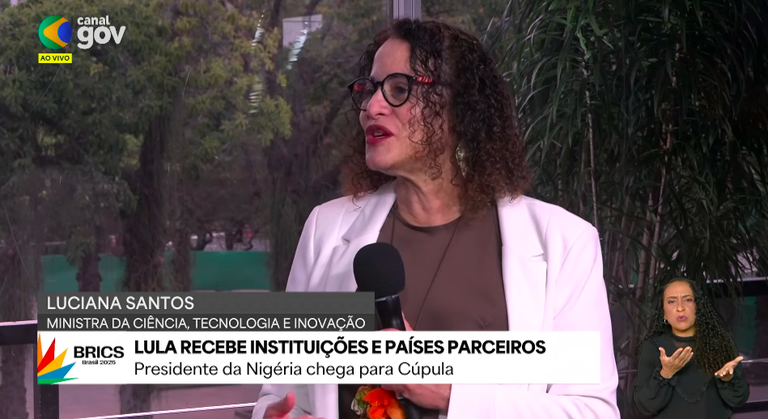 ‘Expectativa é que a gente fale de inteligência artificial para o bem de todos’, diz Luciana Santos