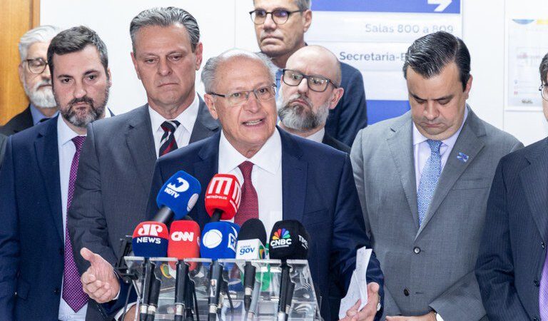 Alckmin: Governo trabalha para resolver questão tarifária com Estados Unidos antes de agosto