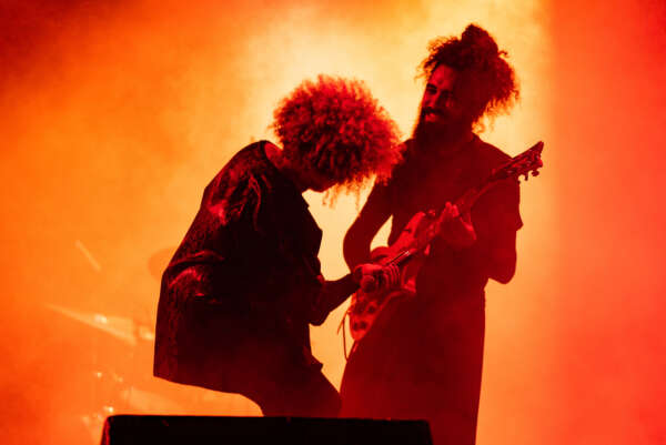 Celebrando 10 anos do primeiro show autoral, Procurando Kalu realiza temporada artística no Hub Cultural Porto Dragão