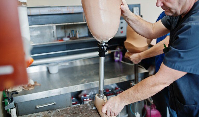 INSS entrega 48 próteses a trabalhadores no Rio de Janeiro em 2025