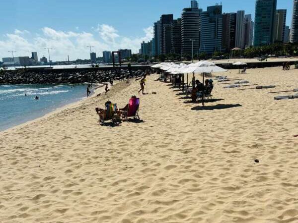 Fortaleza tem 22 trechos de praia próprios para banho no fim de semana