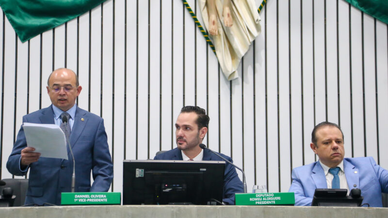 Dezoito projetos de parlamentares iniciam tramitação na Alece nesta terça